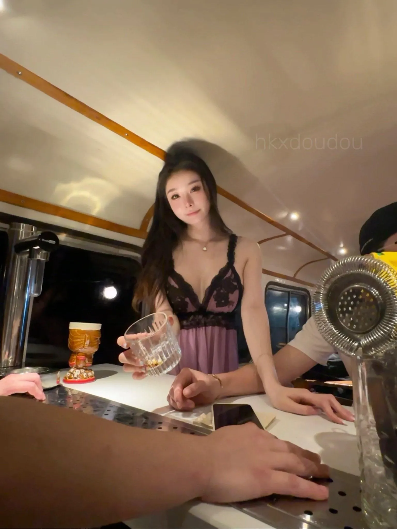 是小逗逗 – NO.007 30粉丝著名美团外卖媛网红模特 全量资源 极品露脸大长腿顶级露出专家 [309P]插图5